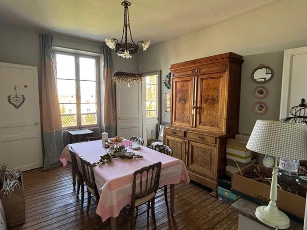 Location                                                      Appartement
                        
                     3 pièces                      70 m2                     à Chartres