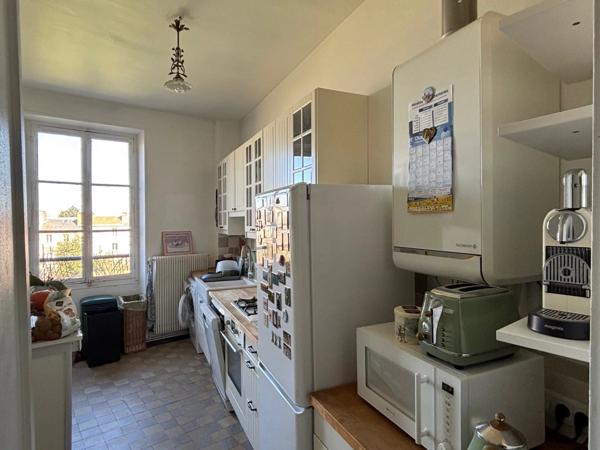 Location                                                      Appartement
                        
                     3 pièces                      70 m2                     à Chartres