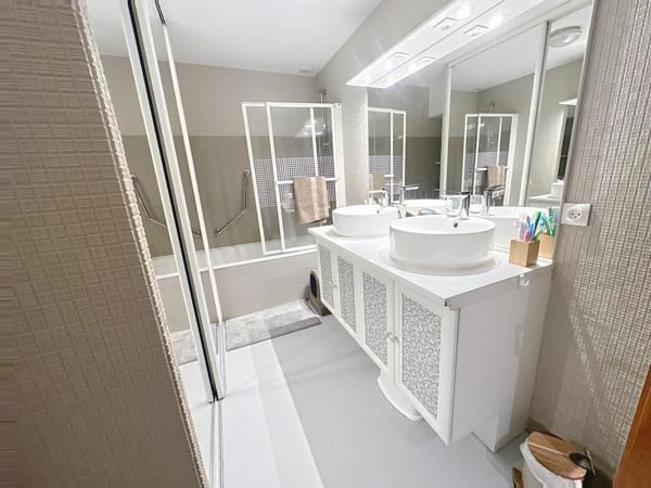 Quartier calme, école, environnement