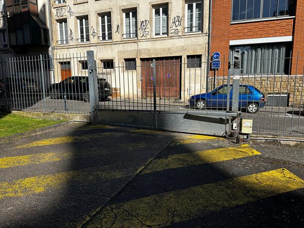 NANCY - À VENDRE - PLACE DE PARKING AÉRIEN SÉCURISÉE