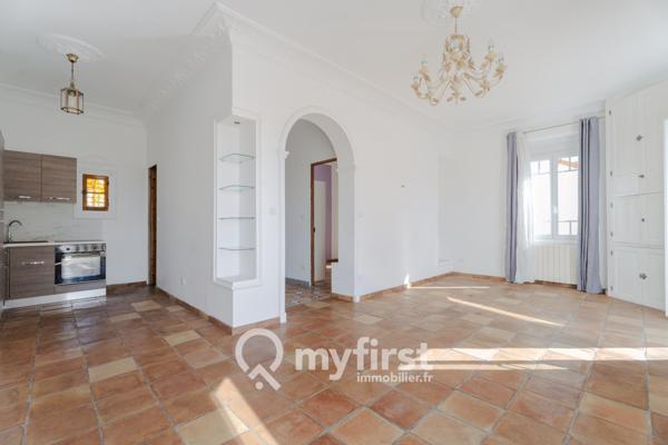 Toulon (83100) Charme des années 20, ambiance voyage… et un potentiel à révéler en plein cœur de Toulon