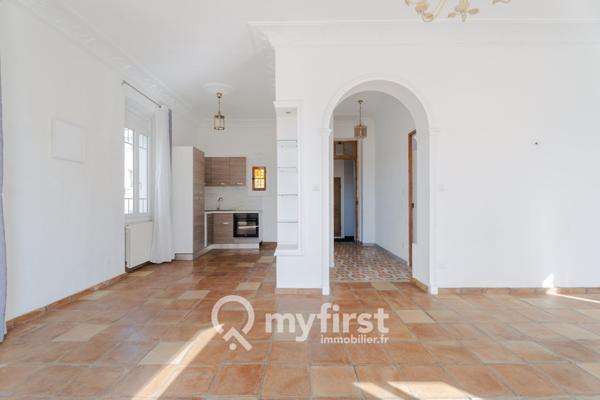 Toulon (83100) Charme des années 20, ambiance voyage… et un potentiel à révéler en plein cœur de Toulon