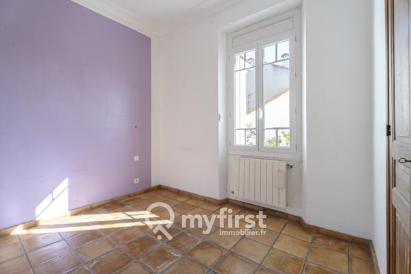 Toulon (83100) Charme des années 20, ambiance voyage… et un potentiel à révéler en plein cœur de Toulon