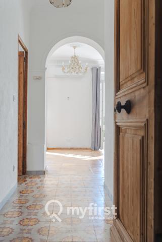 Toulon (83100) Charme des années 20, ambiance voyage… et un potentiel à révéler en plein cœur de Toulon