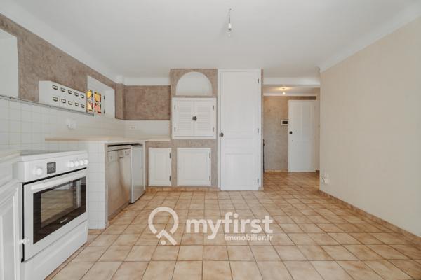 Toulon (83100) Charme des années 20, ambiance voyage… et un potentiel à révéler en plein cœur de Toulon