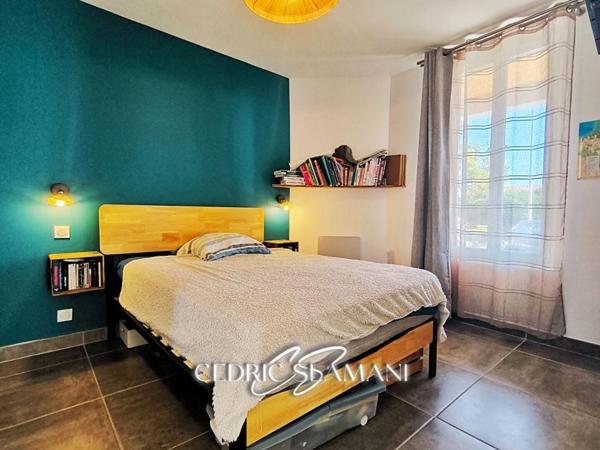 MAISON PLAIN PIED 70 M2, 2 CHAMBRE, CUISINE AMERICAINE, SALON CATHEDRALE, SALLE D EAU, WC, JARDIN, GARAGE