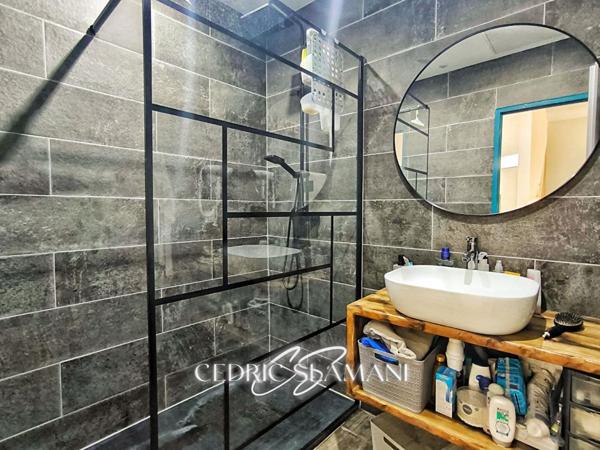 MAISON PLAIN PIED 70 M2, 2 CHAMBRE, CUISINE AMERICAINE, SALON CATHEDRALE, SALLE D EAU, WC, JARDIN, GARAGE