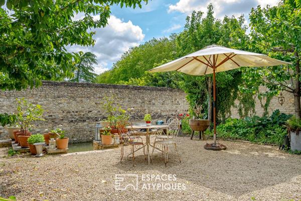 Loft d’architecte avec jardin au coeur de la cité historique