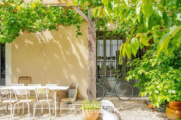 Loft d’architecte avec jardin au coeur de la cité historique