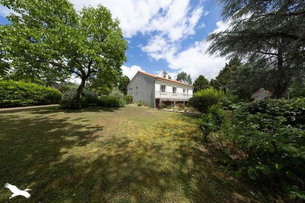 Maison à vendre 227 900 € Les Clouzeaux 4 p 86 m² DPE E