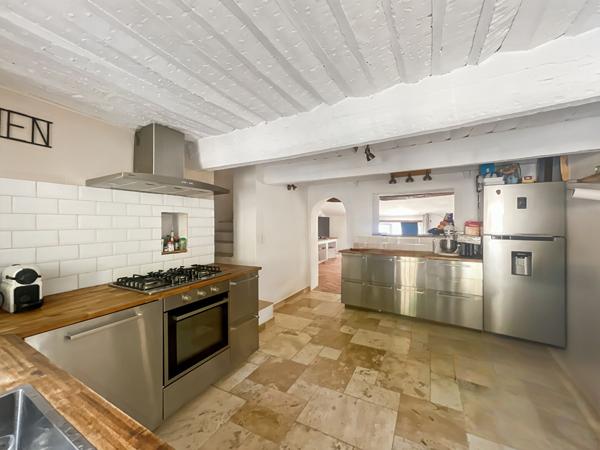 MAISON DE VILLAGE DE TYPE 2 PIÈCES AVEC APERCU MER