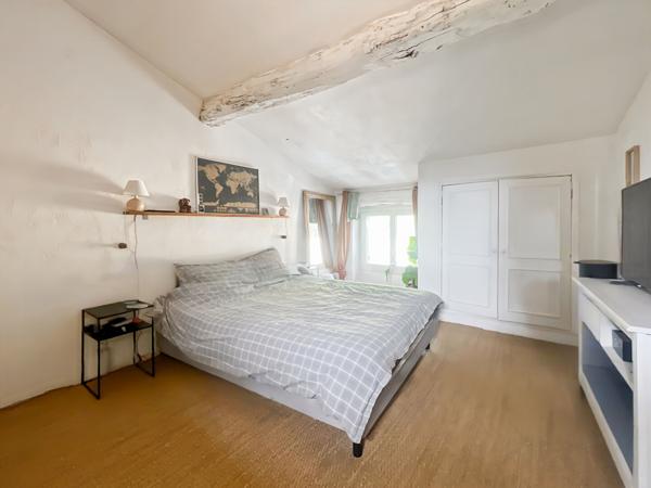 MAISON DE VILLAGE DE TYPE 2 PIÈCES AVEC APERCU MER
