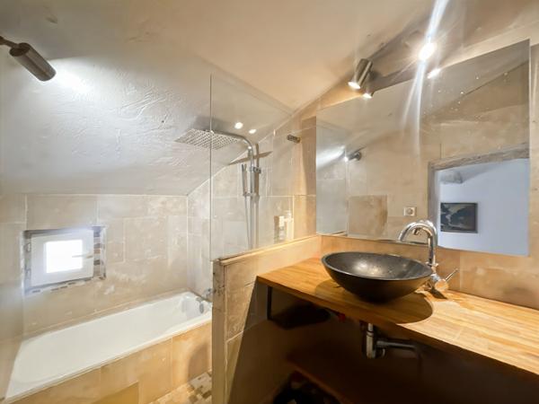 MAISON DE VILLAGE DE TYPE 2 PIÈCES AVEC APERCU MER