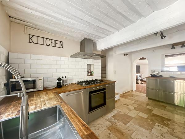 MAISON DE VILLAGE DE TYPE 2 PIÈCES AVEC APERCU MER
