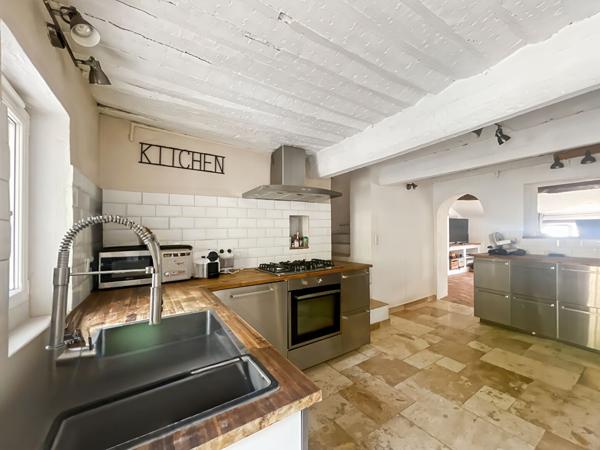 MAISON DE VILLAGE DE TYPE 2 PIÈCES AVEC APERCU MER