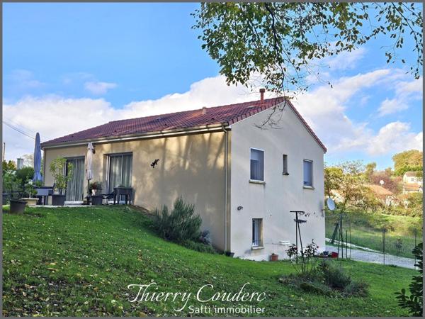 Jolie maison récente avec sous-sol complet.