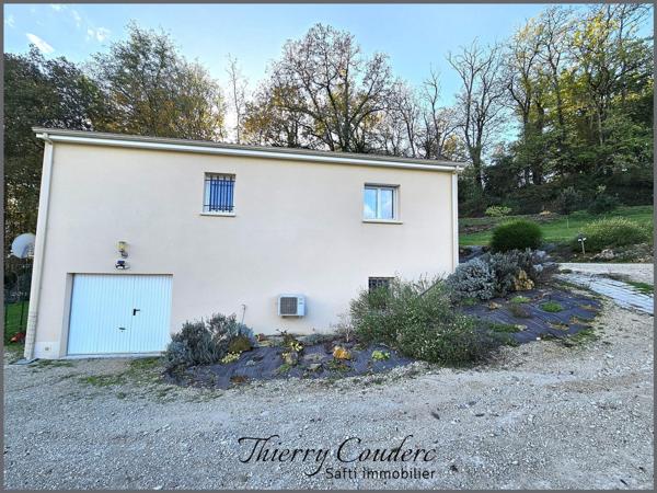 Jolie maison récente avec sous-sol complet.