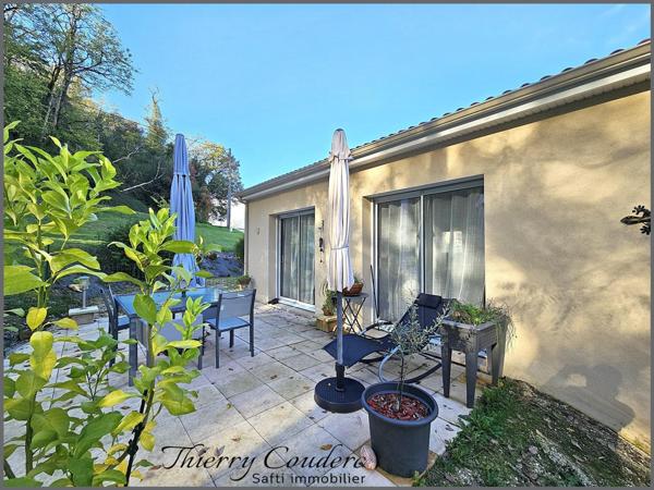 Jolie maison récente avec sous-sol complet.