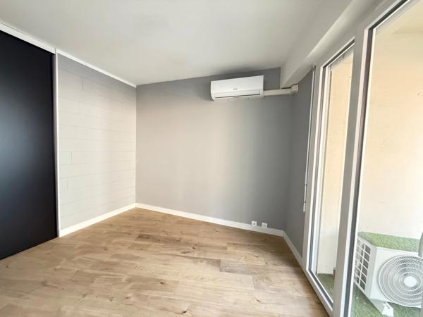 ✨ Appartement T2 rénové avec terrasse à 200 m des plages – Antibes / Juan-les-Pins ✨