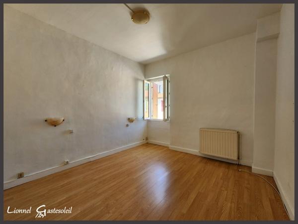 Maison à vendre 4 chambres avec jardin, parking sur la commune de Pineuilh proche de Sainte Foy la Grande (33)