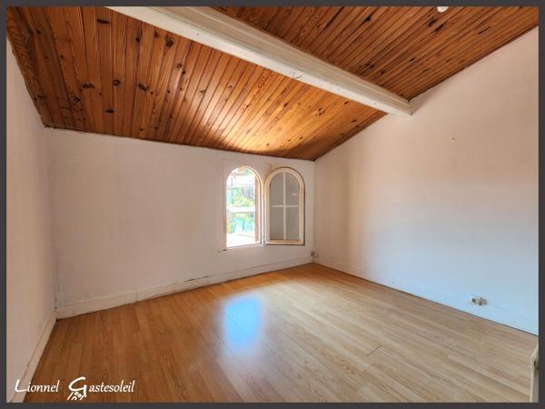 Maison à vendre 4 chambres avec jardin, parking sur la commune de Pineuilh proche de Sainte Foy la Grande (33)