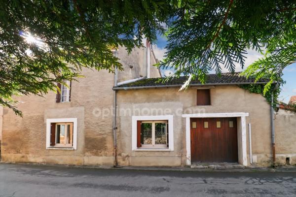 Maison de centre bourg - 116 m² - 6 Pièces - 4 chambres - Garage - Terrasse et Jardin - Terrain Non attenant 455m² - MAGNAC LAVAL