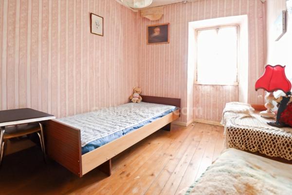 Maison de centre bourg - 116 m² - 6 Pièces - 4 chambres - Garage - Terrasse et Jardin - Terrain Non attenant 455m² - MAGNAC LAVAL