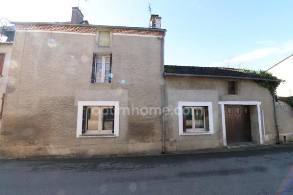 Maison de centre bourg - 116 m² - 6 Pièces - 4 chambres - Garage - Terrasse et Jardin - Terrain Non attenant 455m² - MAGNAC LAVAL