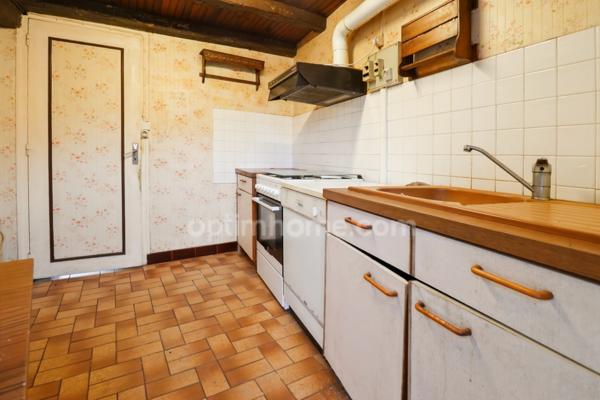 Maison de centre bourg - 116 m² - 6 Pièces - 4 chambres - Garage - Terrasse et Jardin - Terrain Non attenant 455m² - MAGNAC LAVAL