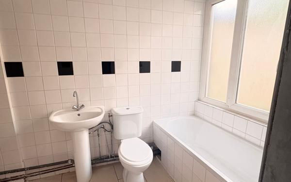 Immeuble à vendre    6 pièces •  Saint-Quentin