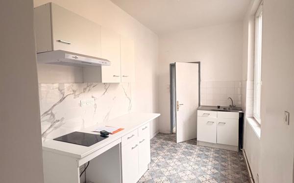 Immeuble à vendre    6 pièces •  Saint-Quentin