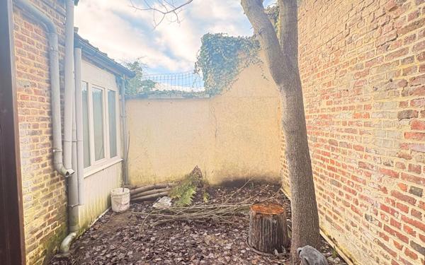 Immeuble à vendre    6 pièces •  Saint-Quentin