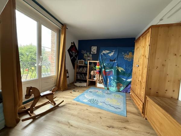 ARMENTIERES CENTRE : MAISON 4 CHAMBRES / BUREAU / JARDIN / GARAGE