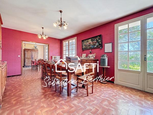 Maison plain-pied avec grand terrain, dépendances et DPE performant (classe C)