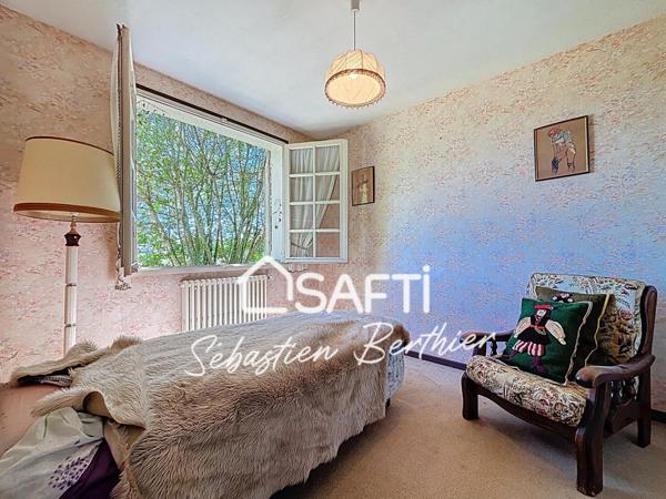 Maison plain-pied avec grand terrain, dépendances et DPE performant (classe C)