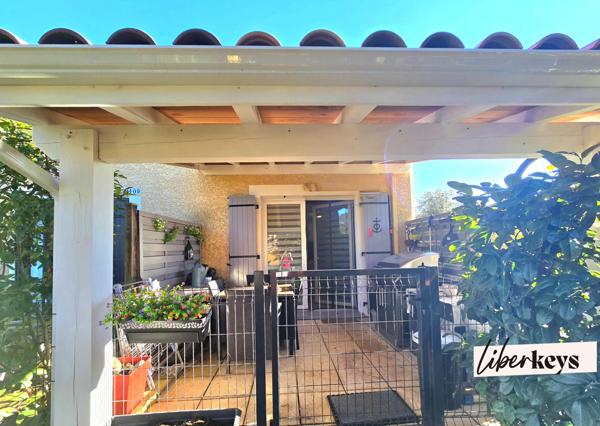 T2 en duplex avec terrasse couverte et place de stationnement