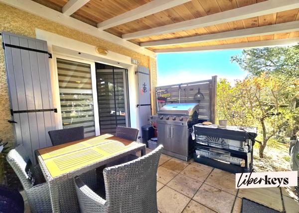 T2 en duplex avec terrasse couverte et place de stationnement