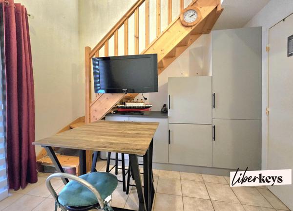 T2 en duplex avec terrasse couverte et place de stationnement