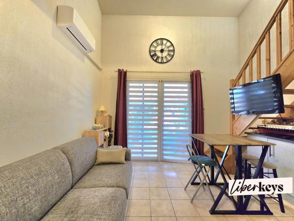 T2 en duplex avec terrasse couverte et place de stationnement