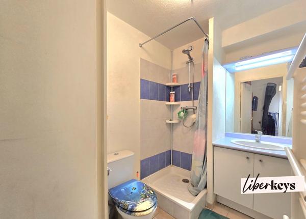 T2 en duplex avec terrasse couverte et place de stationnement