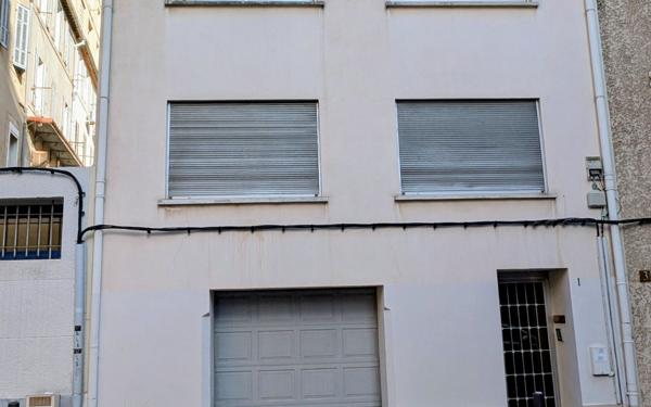 Maison à vendre    2 pièces •  Marseille 5