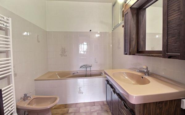 Maison à vendre    2 pièces •  Marseille 5