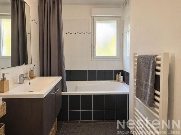 À LOUER - Maison 81 m² - 3 chambres, jardin et garage - AURAY