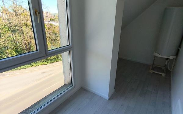 Appartement à louer    1 pièce •  Villenoy