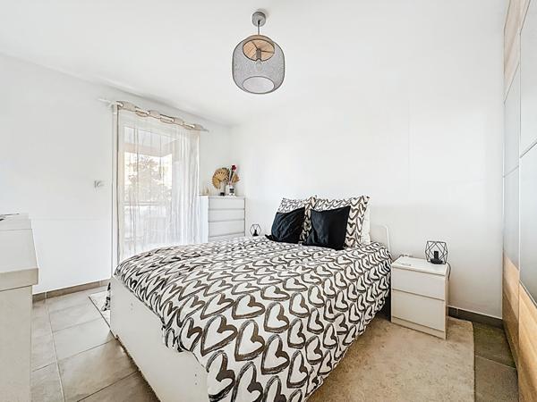 A vendre Marseille 13013 Chateau Gombert appartement t2  avec garage vendu loué