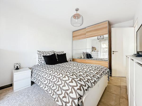 A vendre Marseille 13013 Chateau Gombert appartement t2  avec garage vendu loué