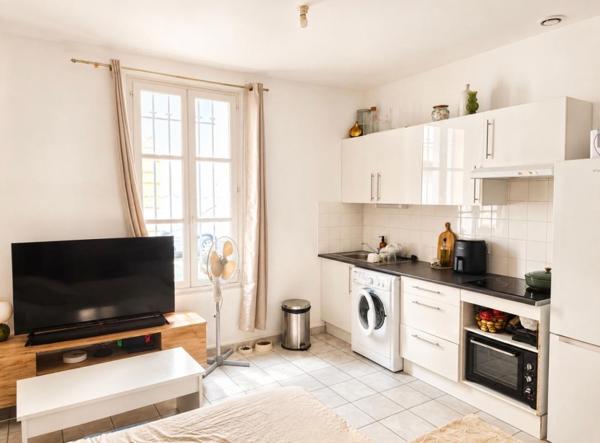 Studio Vendu loué à Montbazin 24 m2 +  1 Place de parking