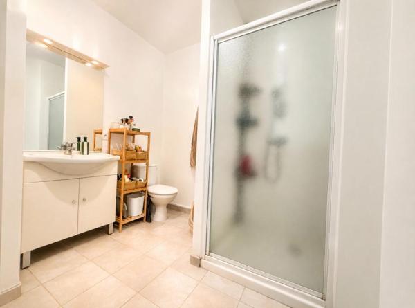 Studio Vendu loué à Montbazin 24 m2 +  1 Place de parking