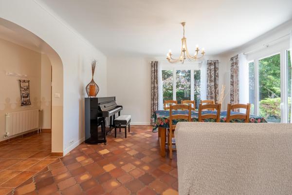 Maison avec dépendance et piscine