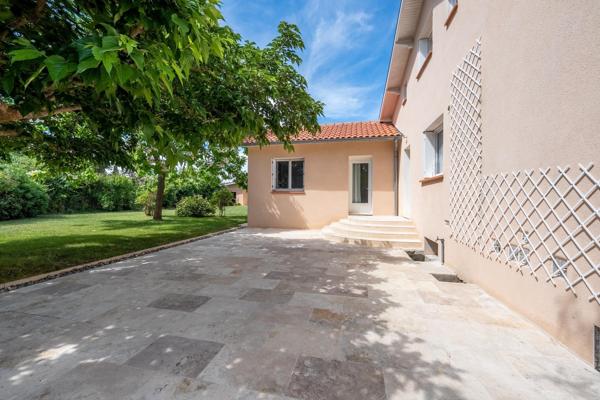Maison avec dépendance et piscine
